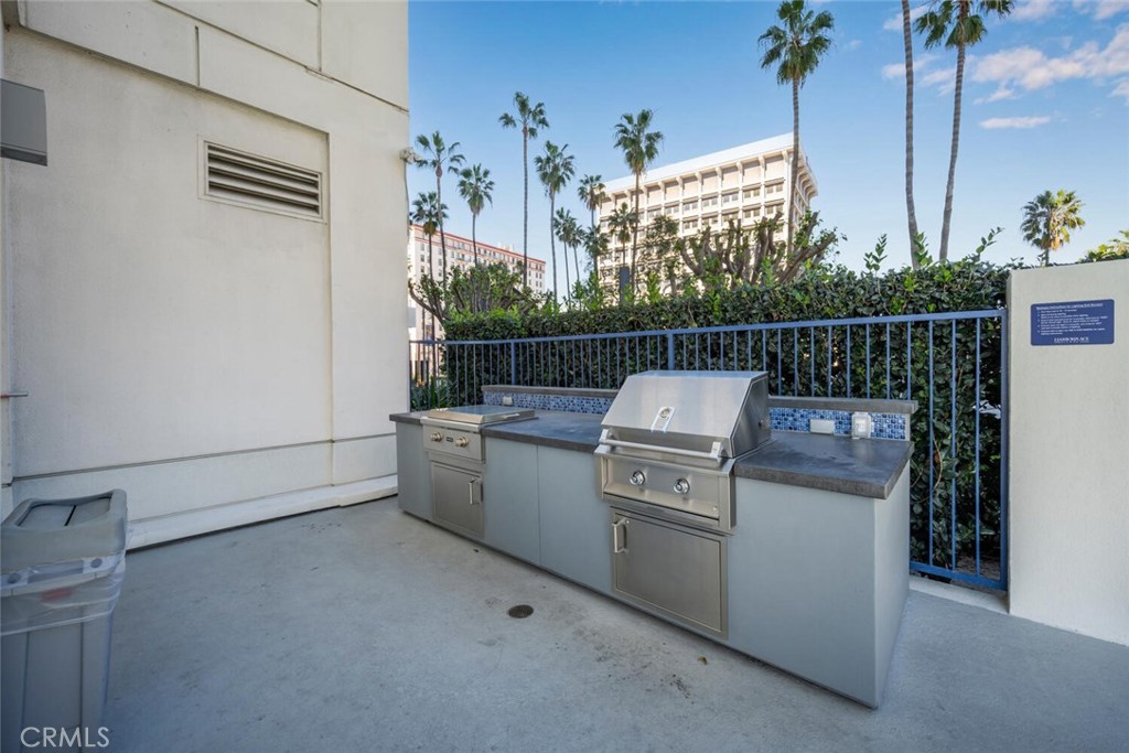 525 525 E Seaside Way 409