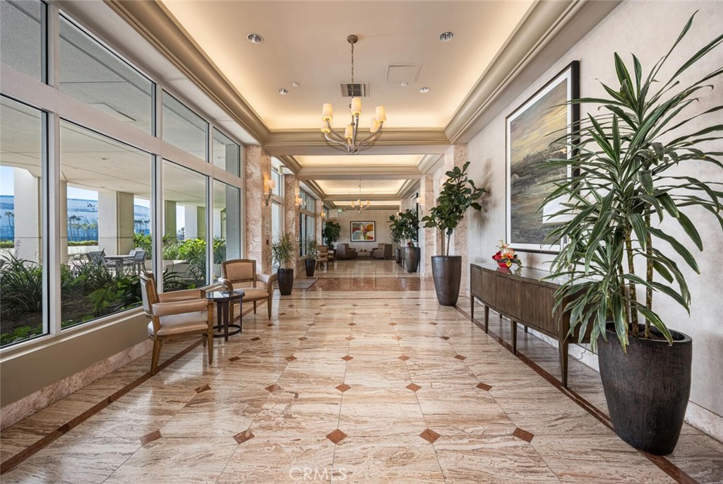 525 525 E Seaside Way 409