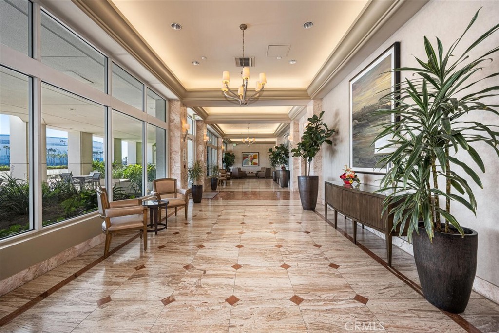 525 525 E Seaside Way 409