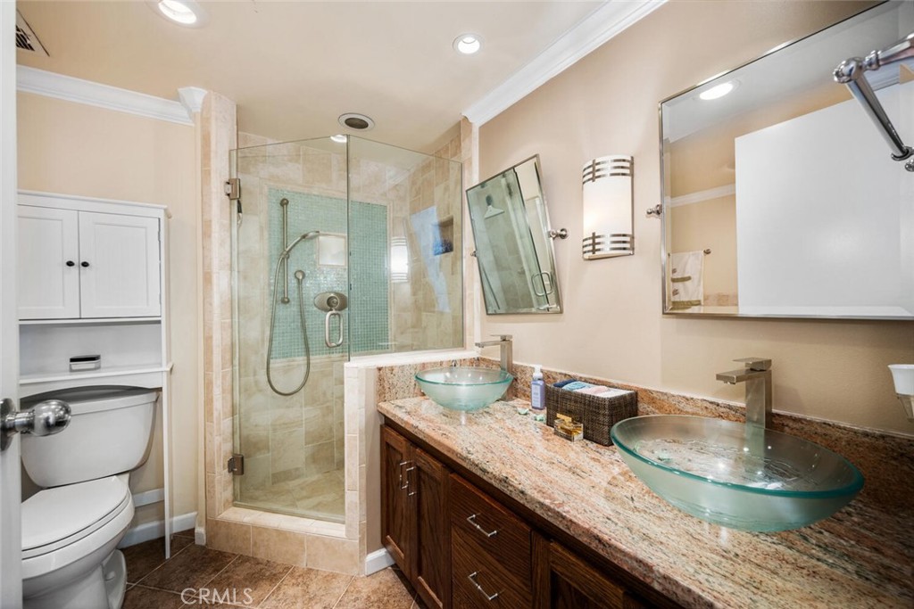 525 525 E Seaside Way 409