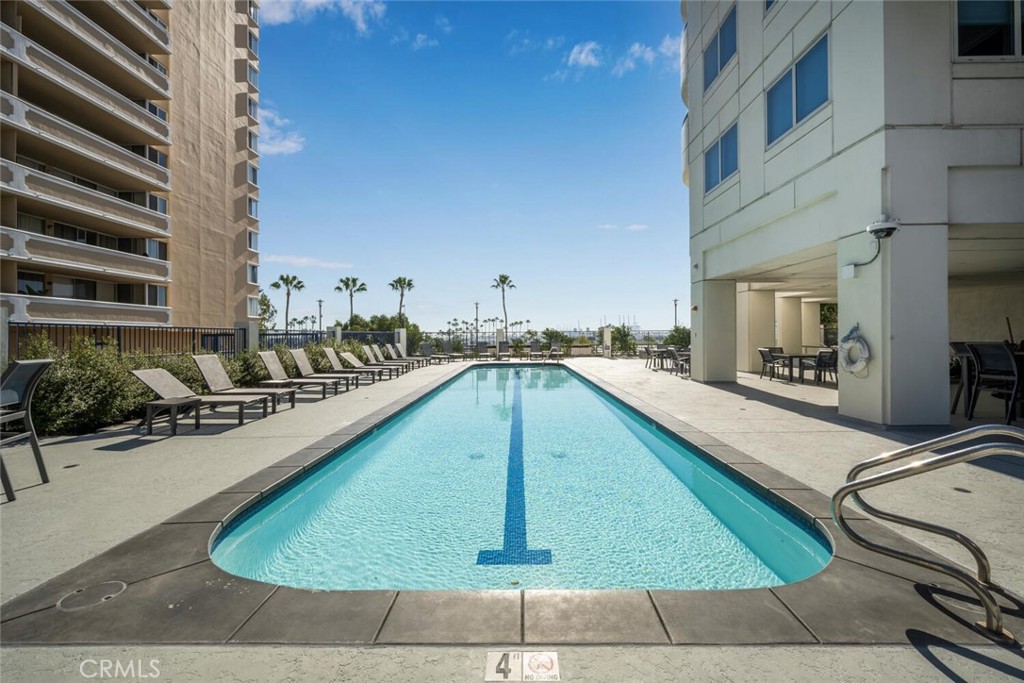 525 525 E Seaside Way 409