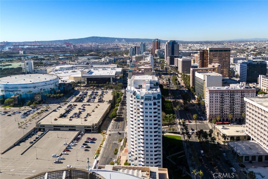 525 525 E Seaside Way 409