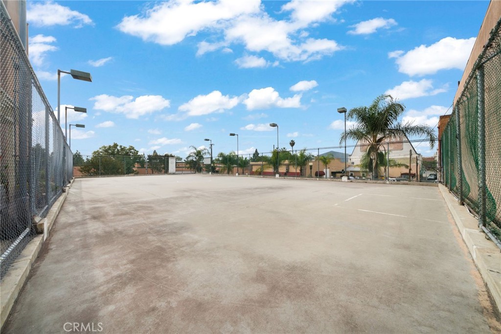 450 E 4th Street 344