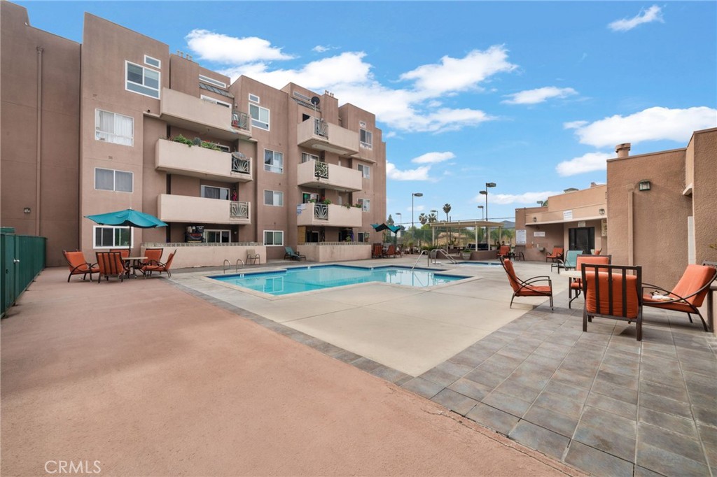 450 E 4th Street 344