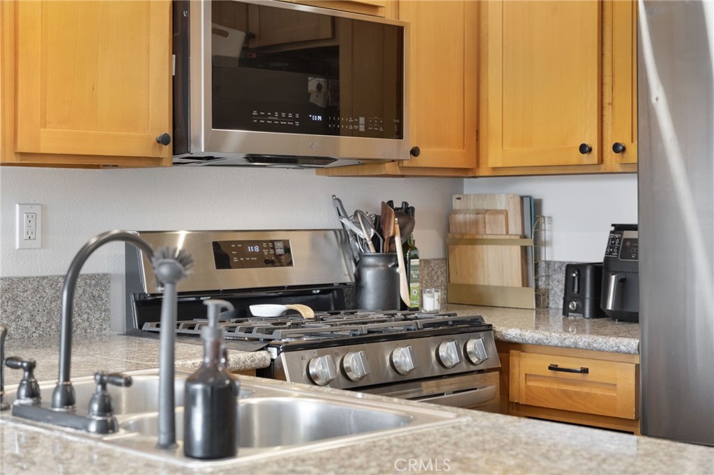 450 E 4th Street 344