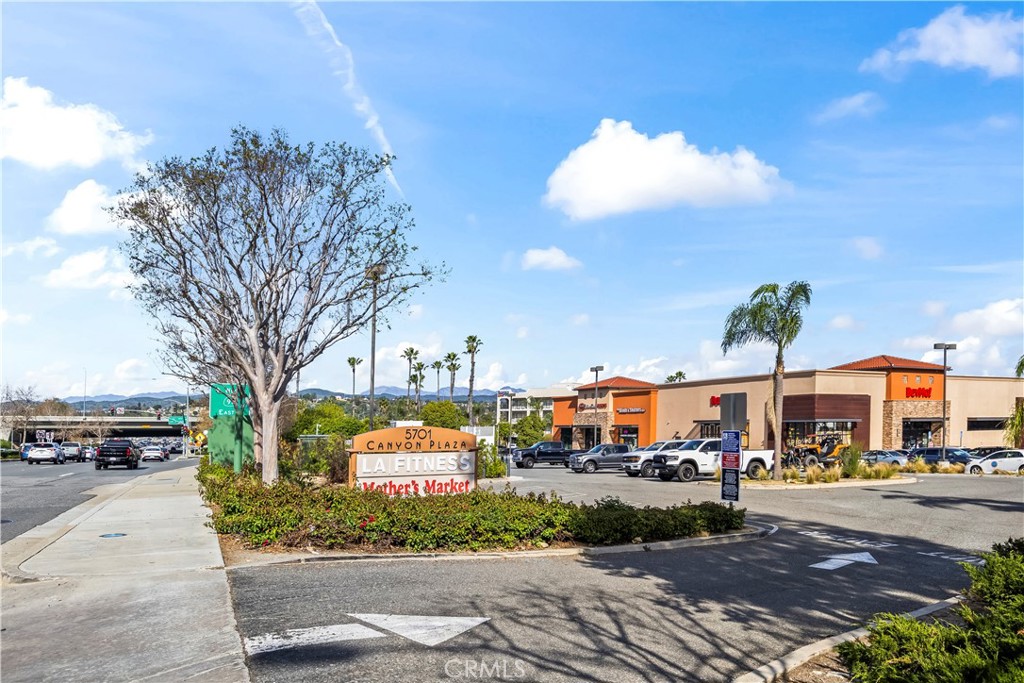 6771 Vista Loma