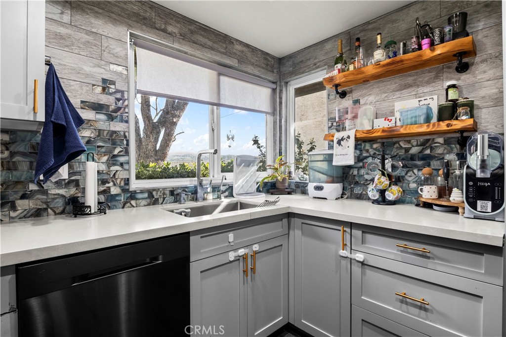6771 Vista Loma