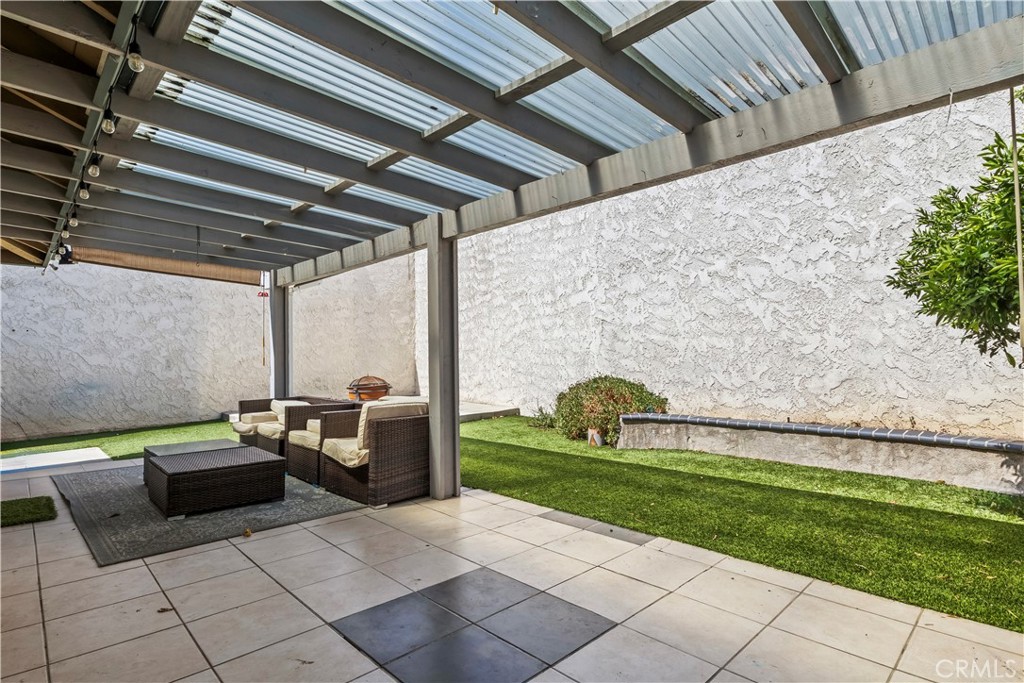 6771 Vista Loma