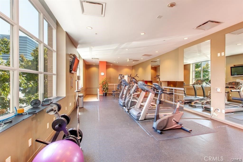 300 W Beech Street 1204