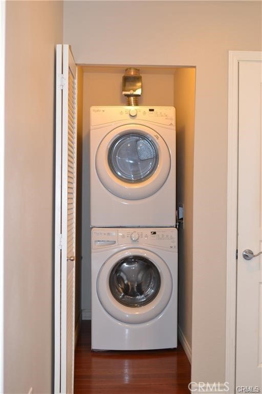 300 W Beech Street 1204