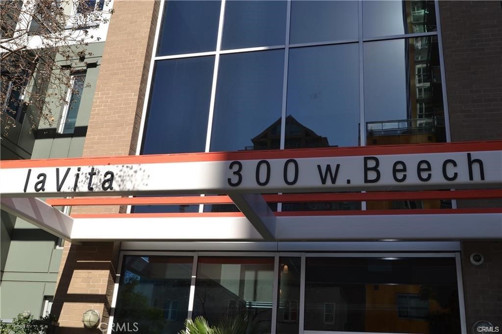 300 W Beech Street 1204