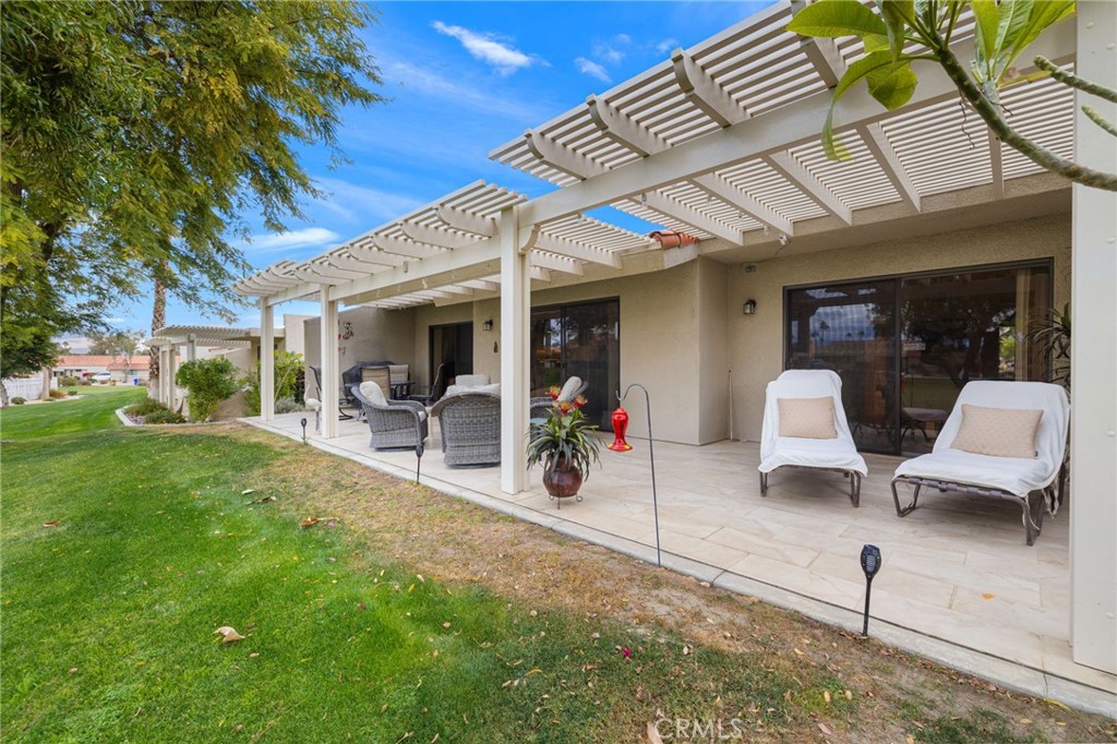 40963 Interlachen Lane