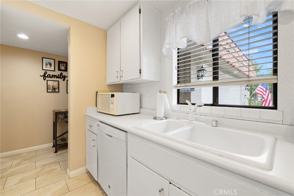 40963 Interlachen Lane