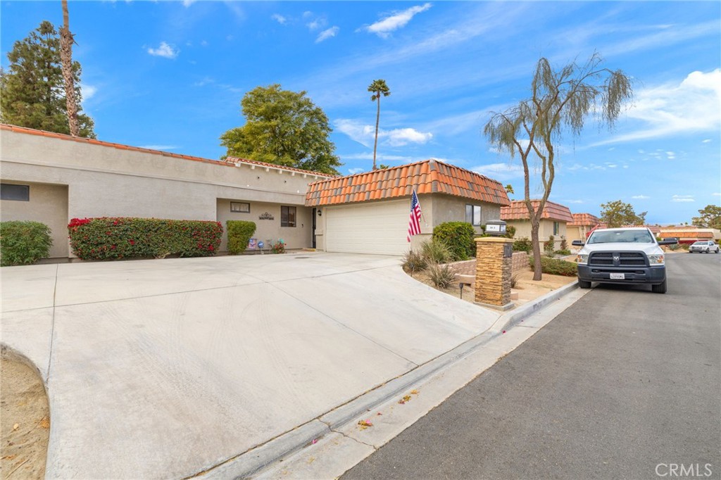 40963 Interlachen Lane