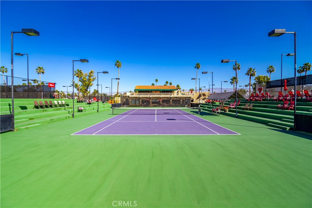 40963 Interlachen Lane