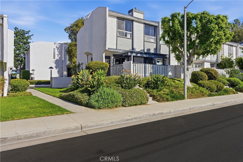 2100 W Palmyra 33
