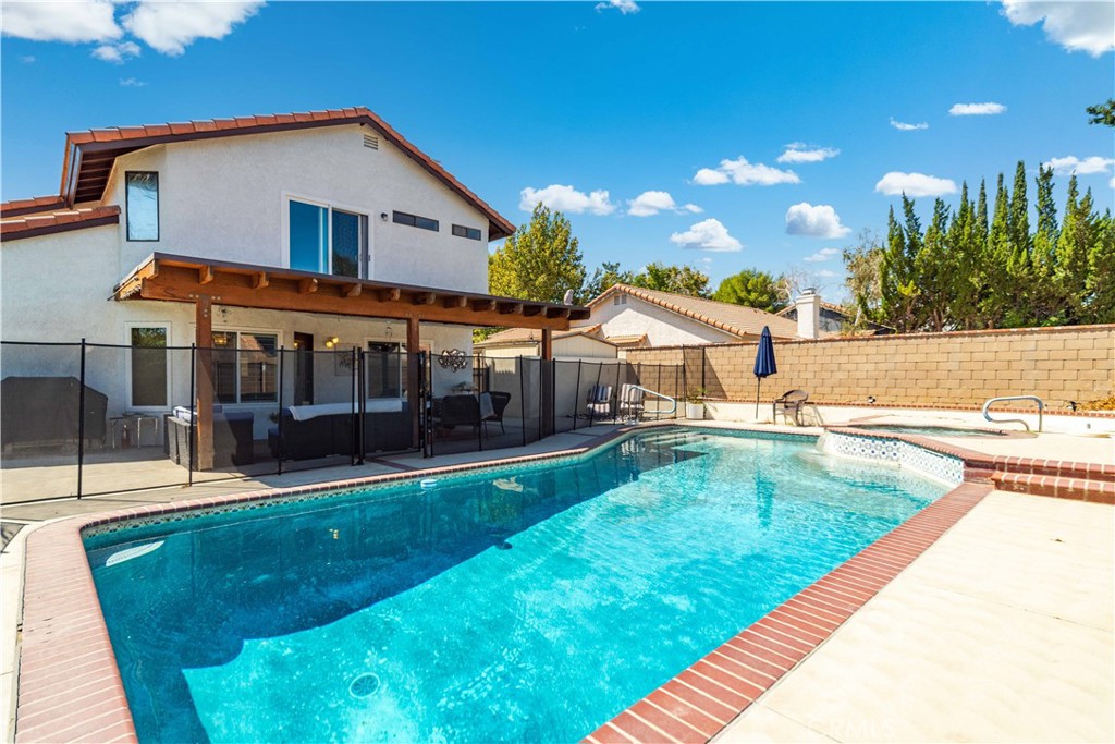 4535 TALENTO Way