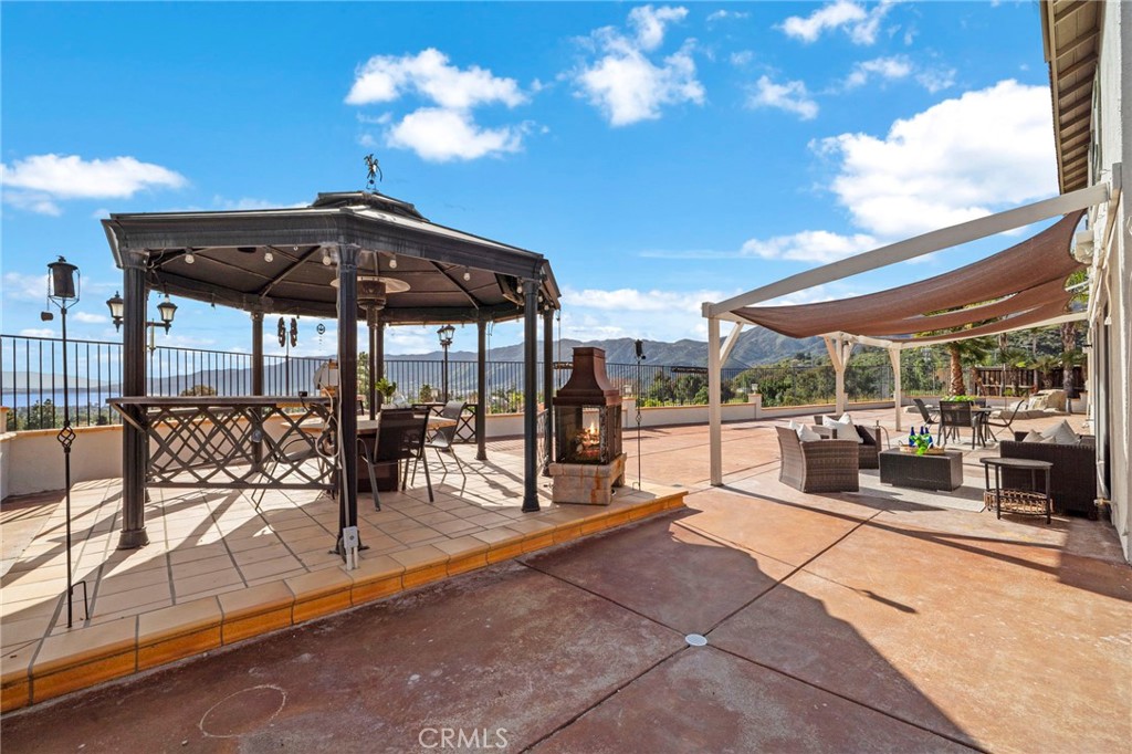 15294 Madrone Court