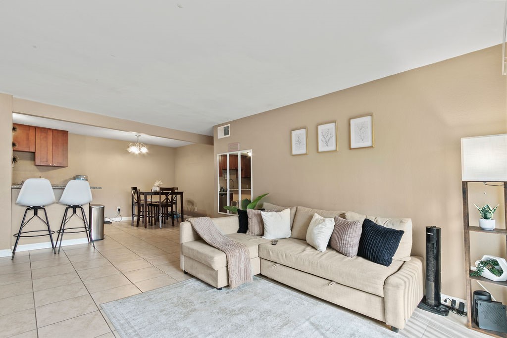 1101 W Macarthur 244