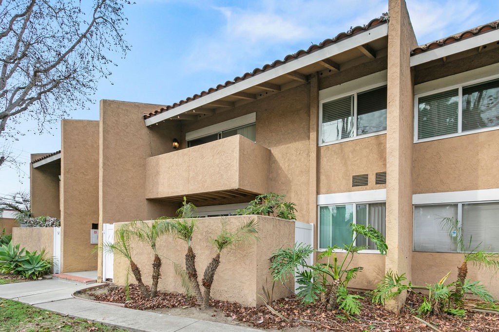 1101 W Macarthur 244
