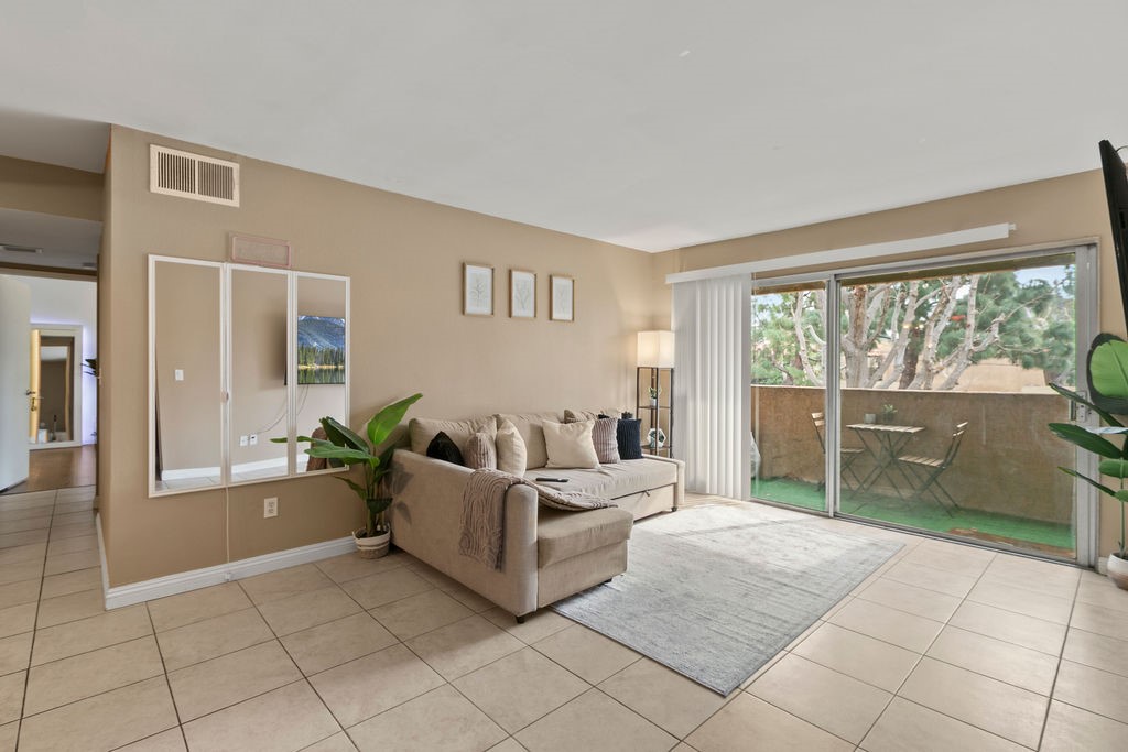 1101 W Macarthur 244