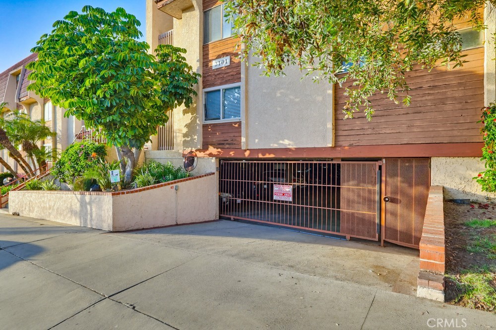 2101 E 21st 306