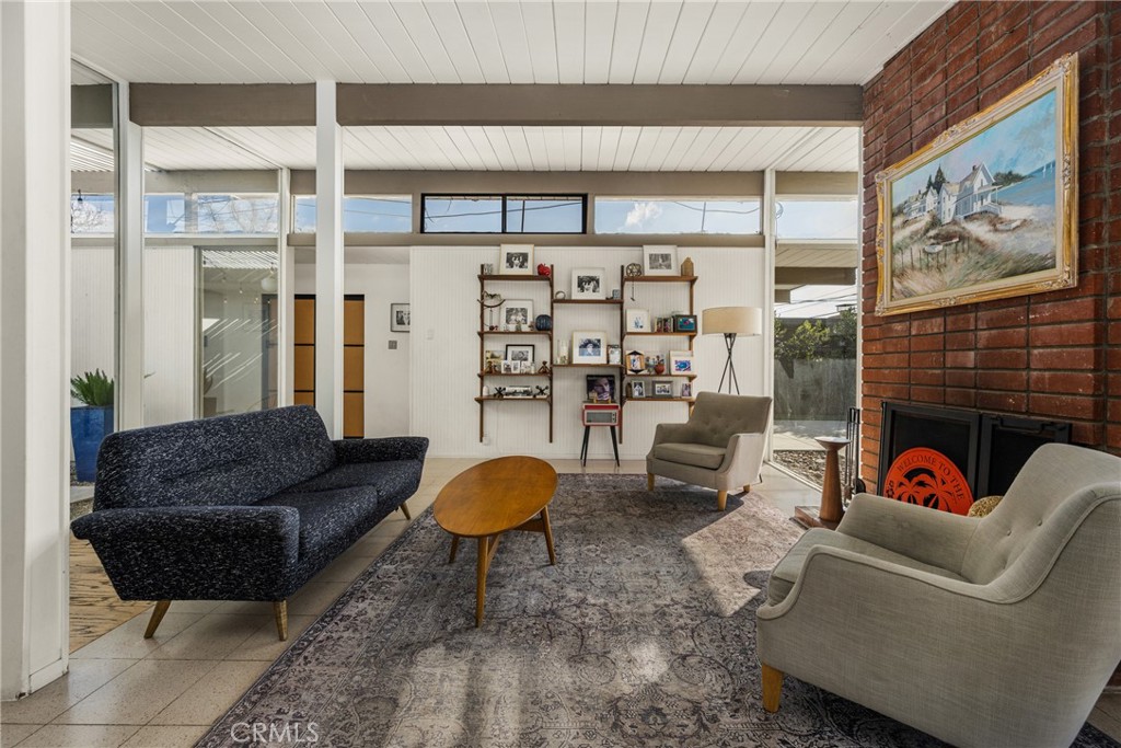 732 S Woodland Street