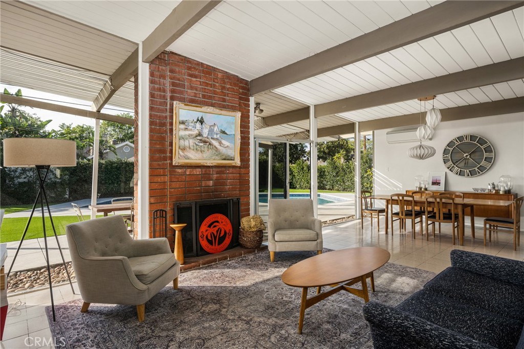 732 S Woodland Street