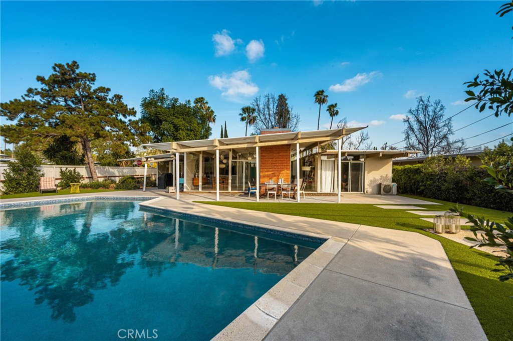 732 S Woodland Street