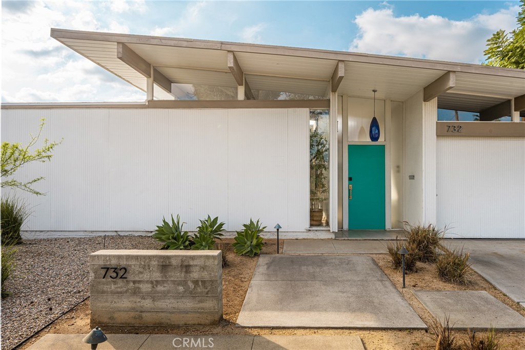 732 S Woodland Street