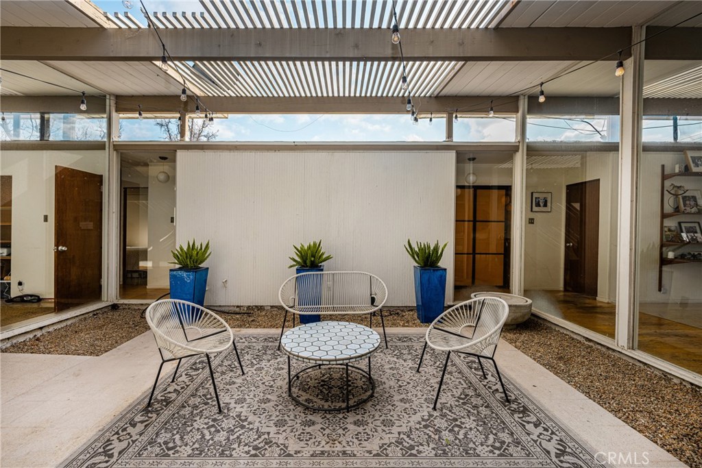 732 S Woodland Street