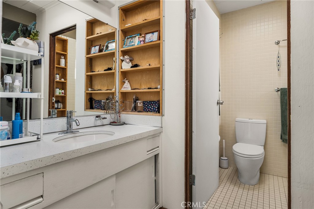 732 S Woodland Street