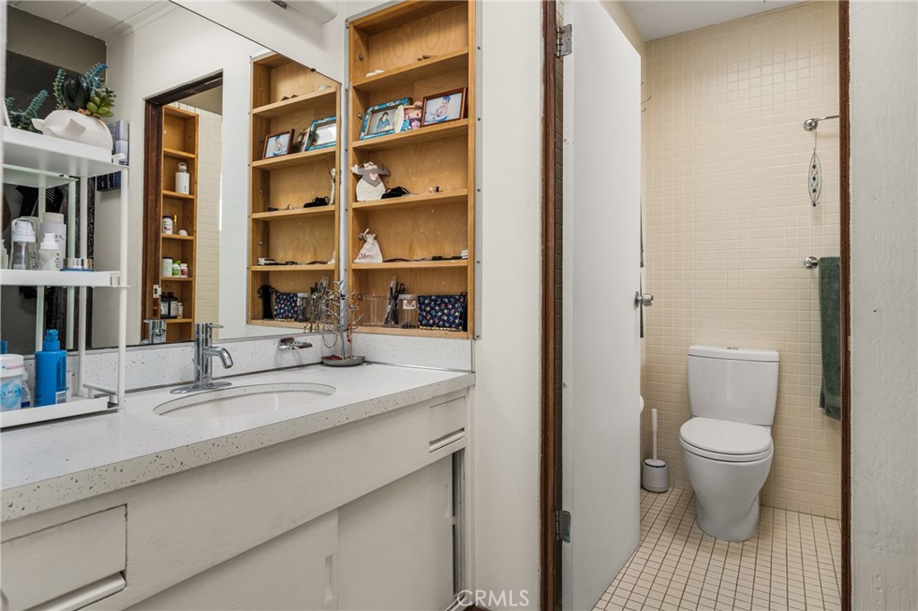 732 S Woodland Street