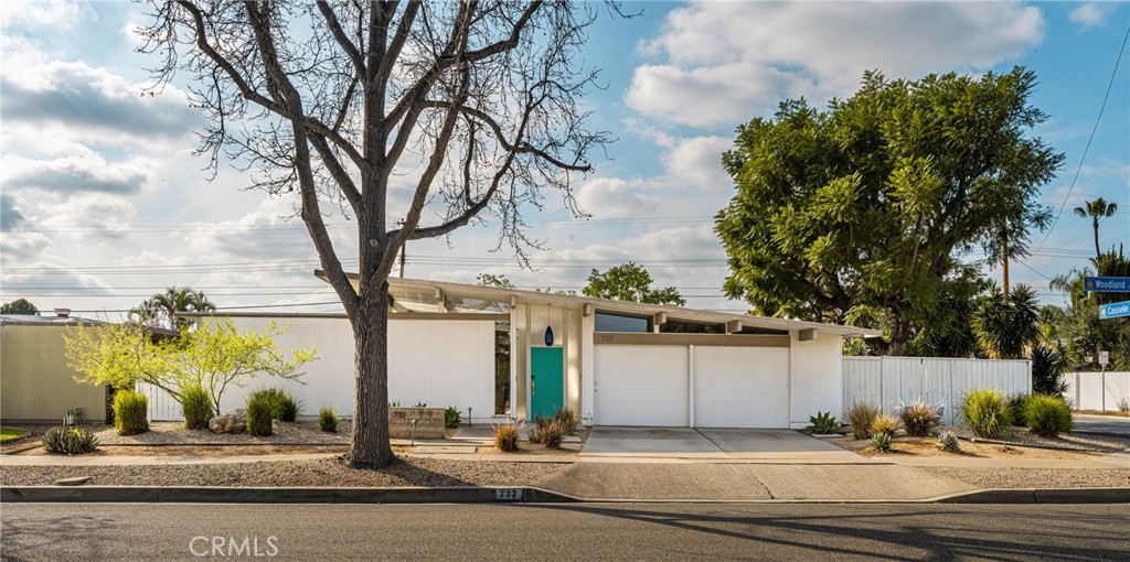 732 S Woodland Street