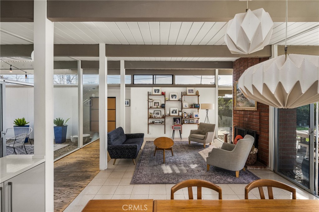 732 S Woodland Street