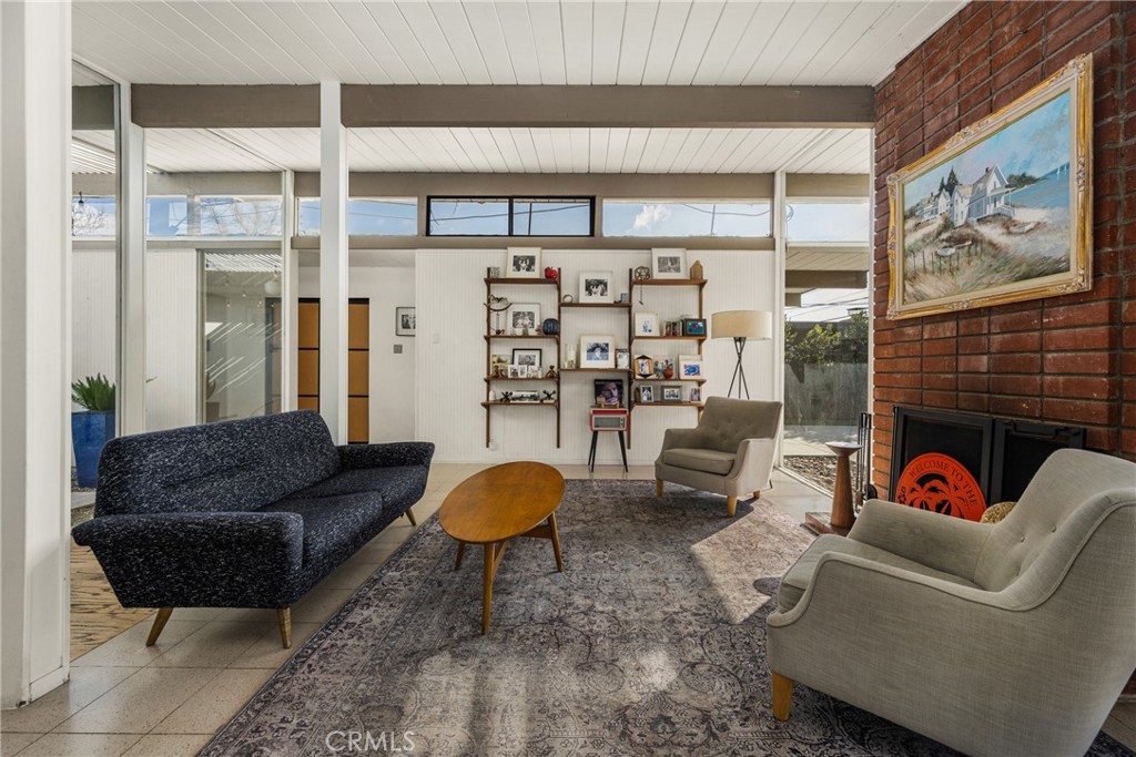 732 S Woodland Street