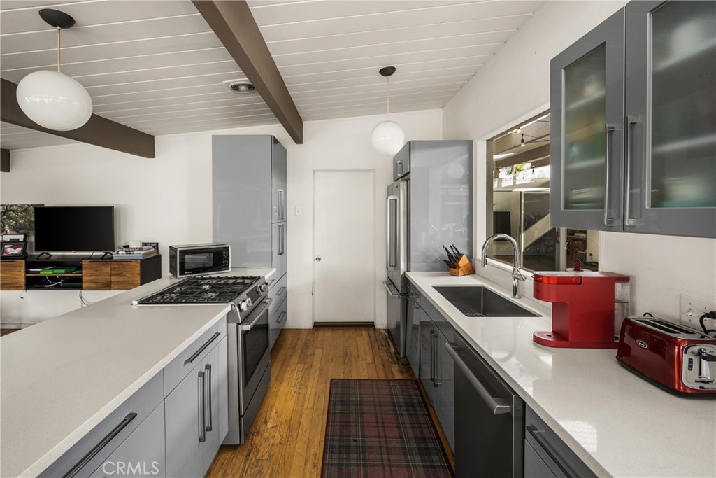 732 S Woodland Street