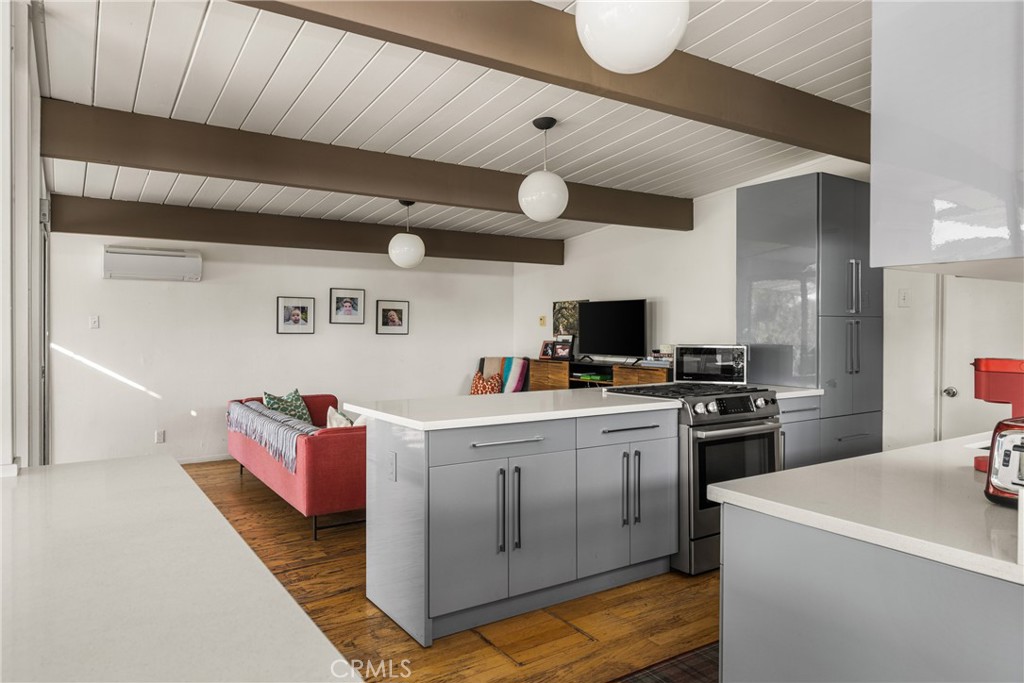 732 S Woodland Street