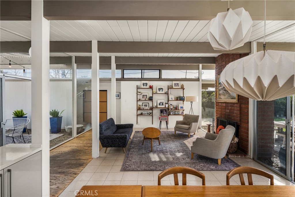 732 S Woodland Street