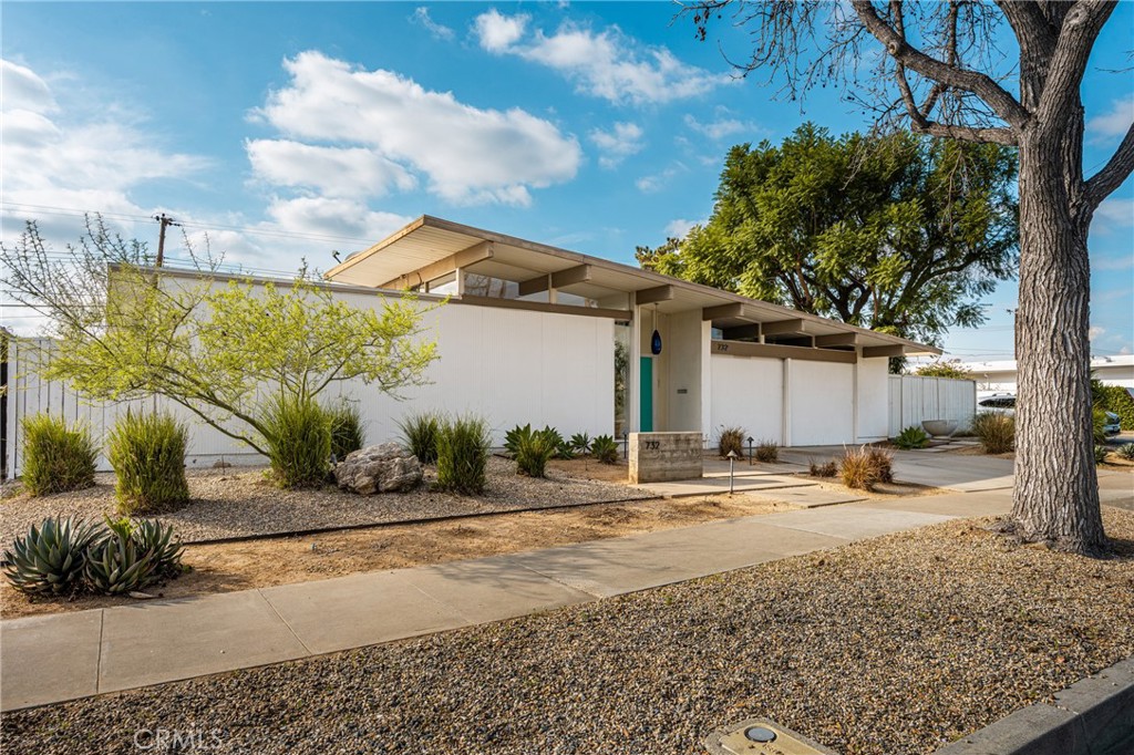 732 S Woodland Street