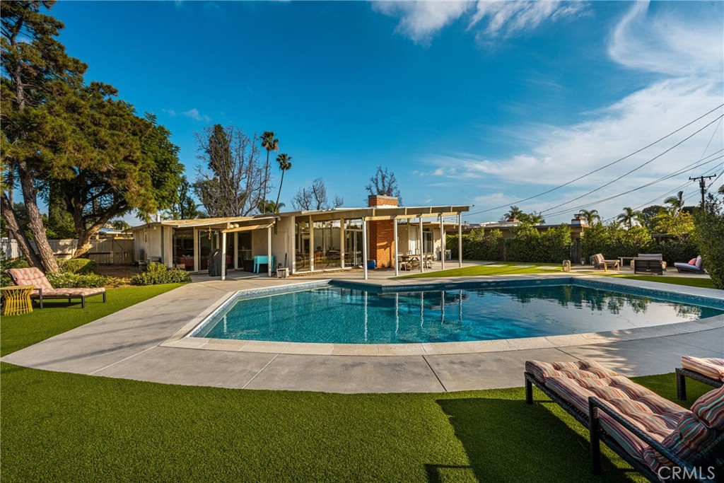 732 S Woodland Street