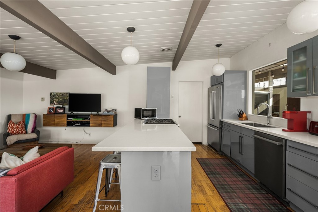 732 S Woodland Street