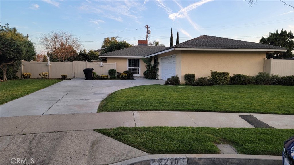 2210 W Coronet