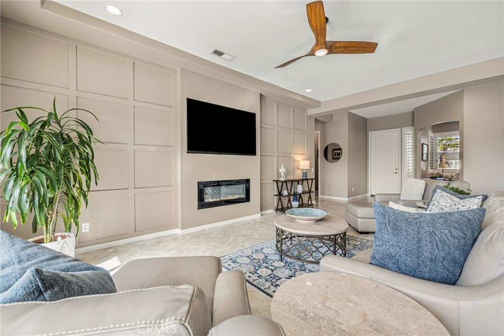 79851 Parkway Esplanade N