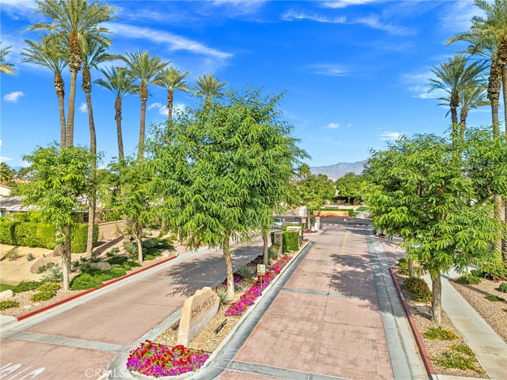 79851 Parkway Esplanade N