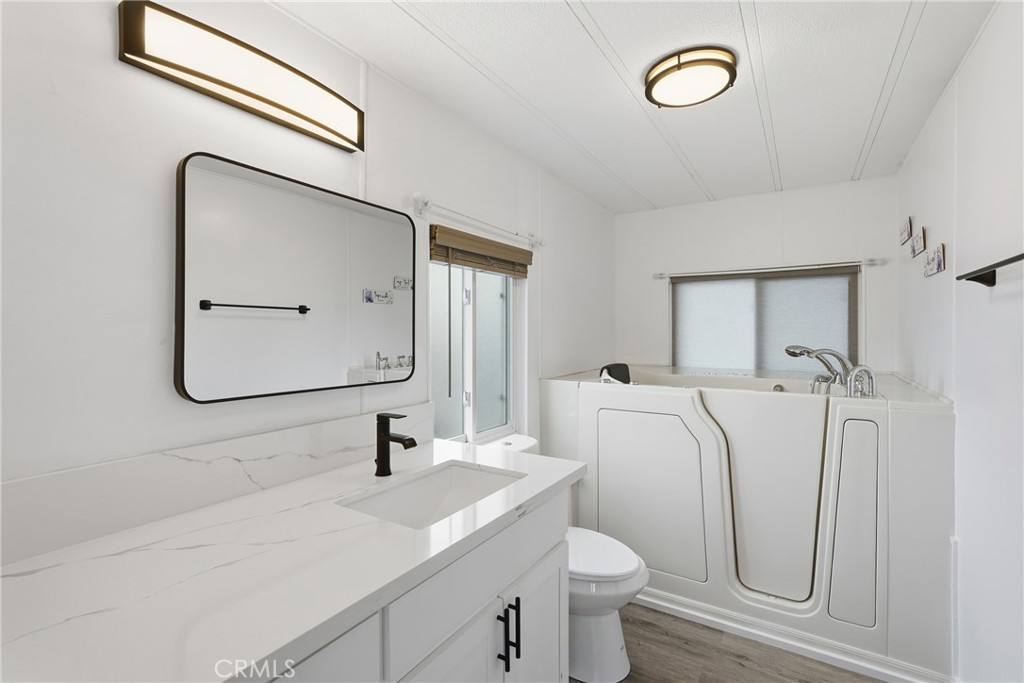 1456 E Philadelphia Street 275