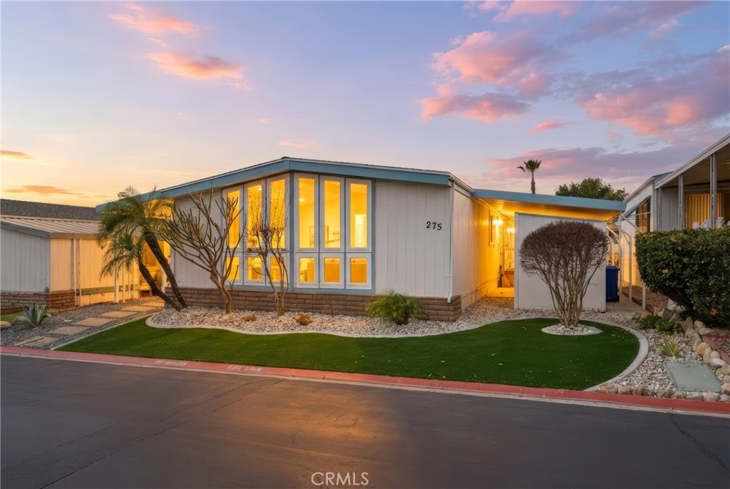 1456 E Philadelphia Street 275