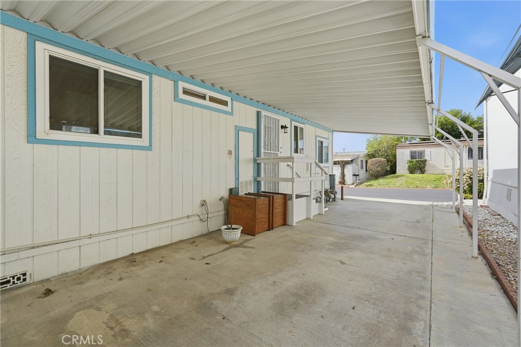 1456 E Philadelphia Street 275