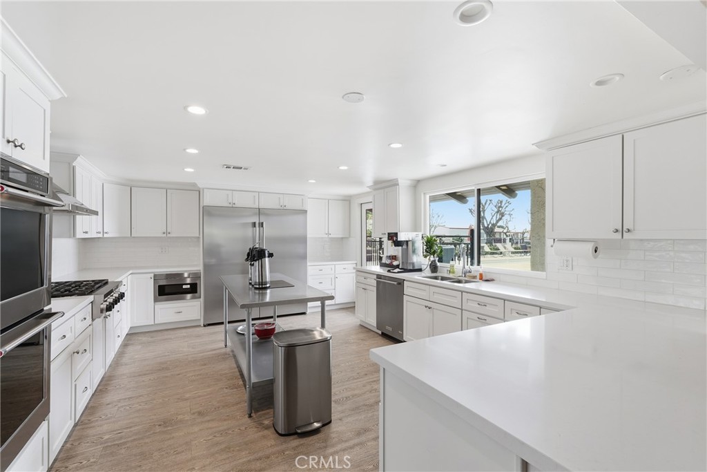 1456 E Philadelphia Street 275