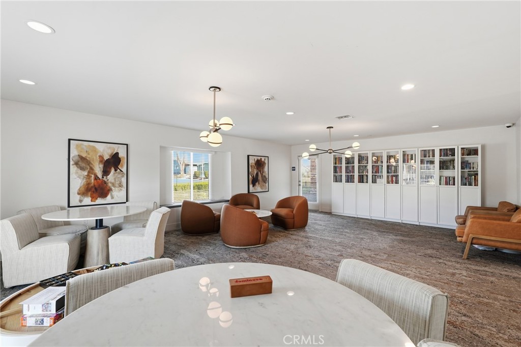 1456 E Philadelphia Street 275